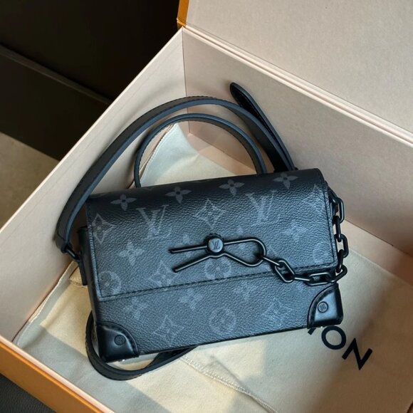 Louis Vuitton bag - Picture 1 of 1
